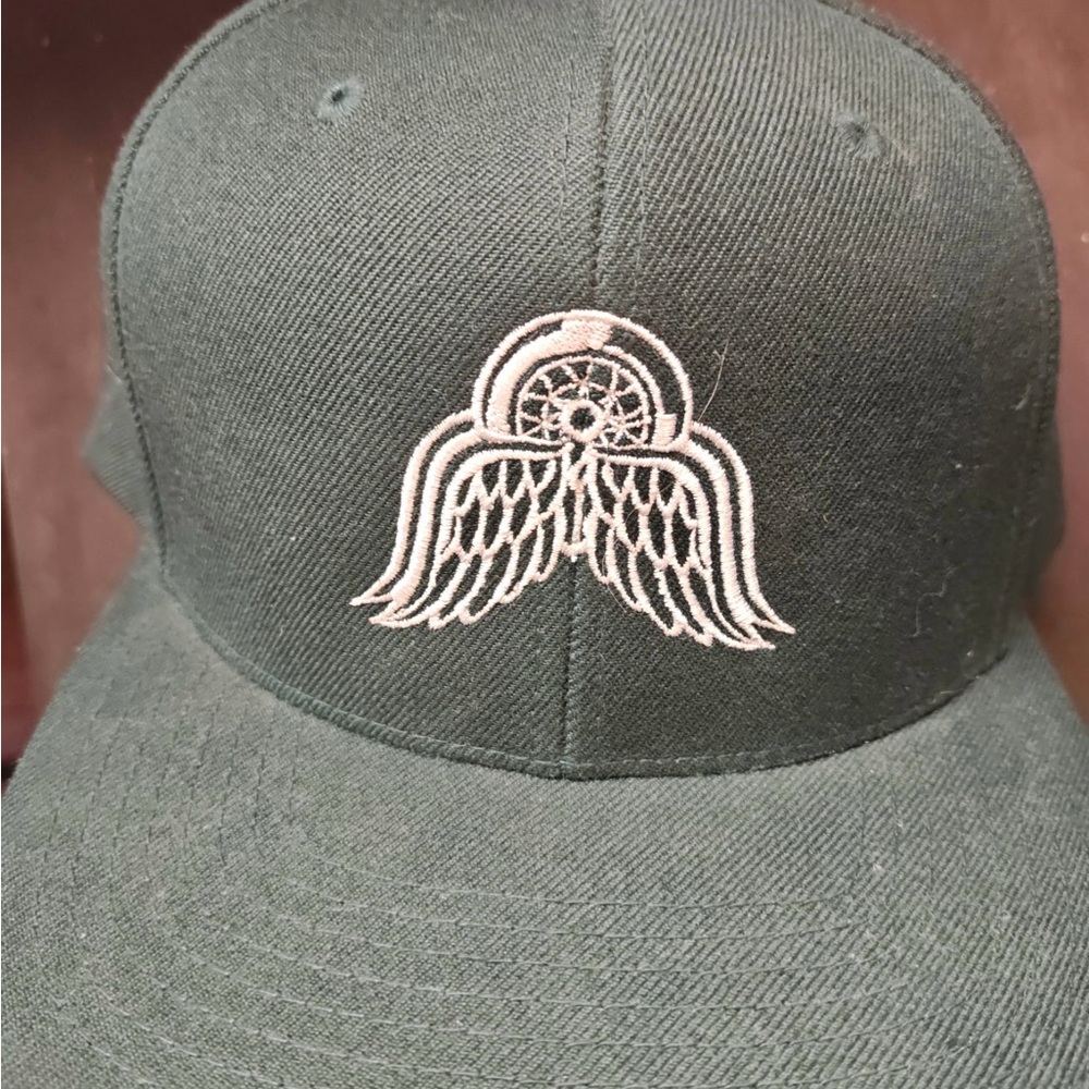 Stylish Green Winged Emblem Timeless SnapBack Hat